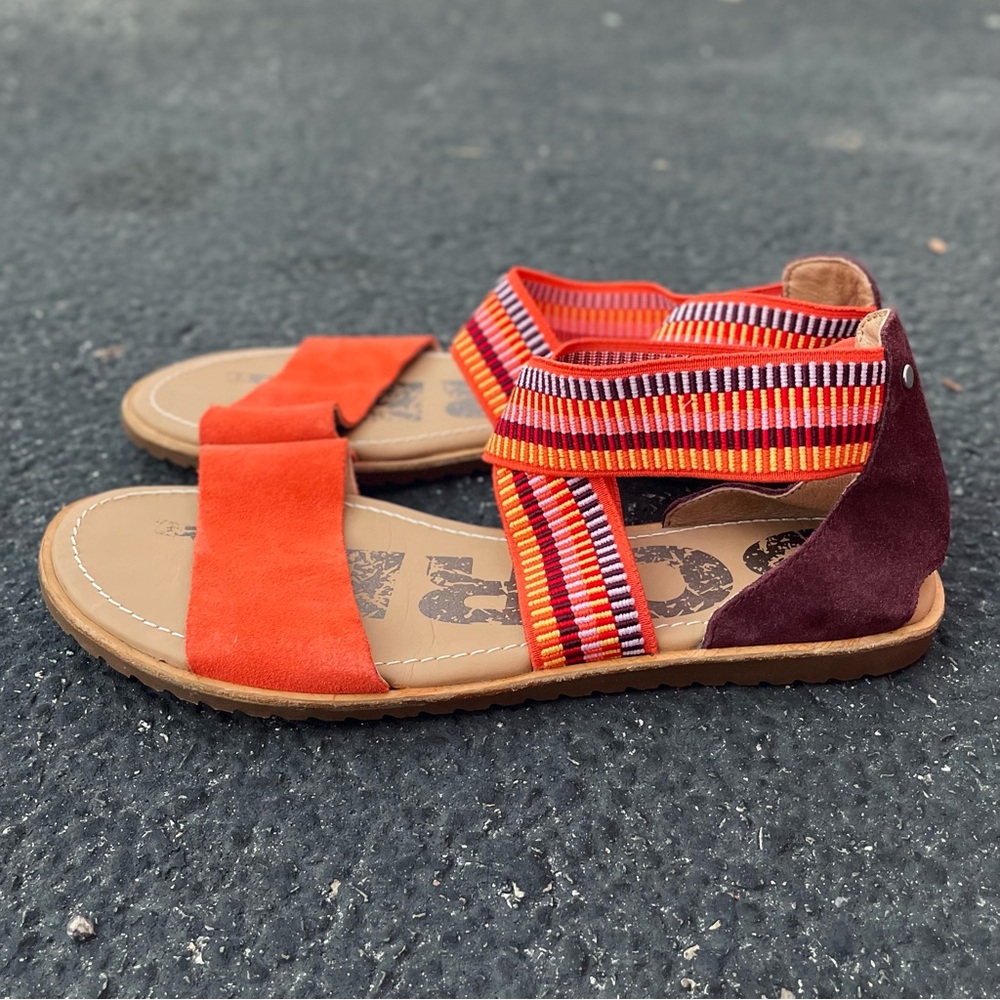 Sorel Ella cris cross strap sandals size 9 women’s